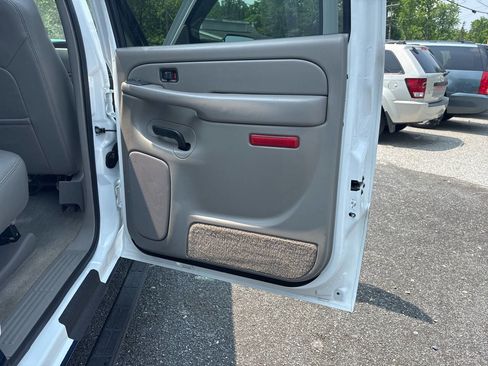 Used 2005 Chevrolet Silverado 2500 LT w/ Heavy-Duty Power Package image 25