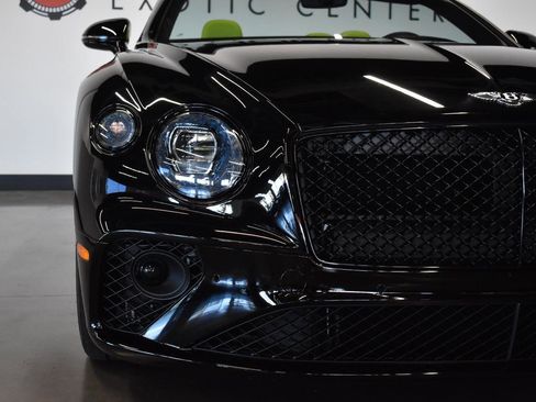 Used 2021 Bentley Continental GT image 9