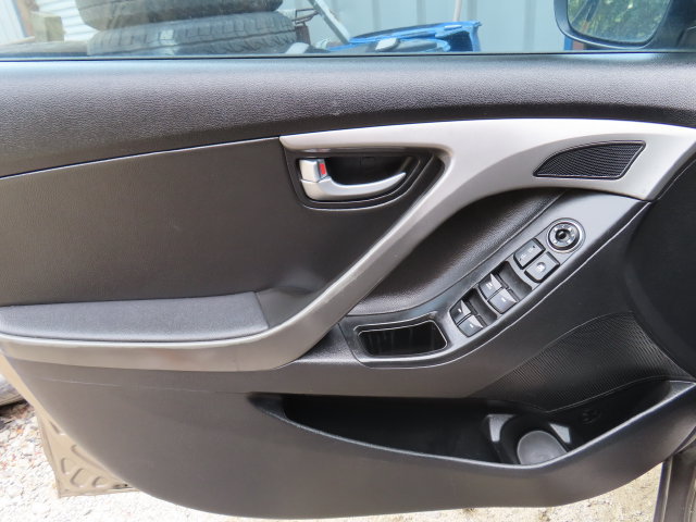 Used 2015 Hyundai Elantra Limited FWD image 22