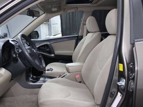 Used 2011 Toyota RAV4 LE w/ Upgrade Value Pkg image 10