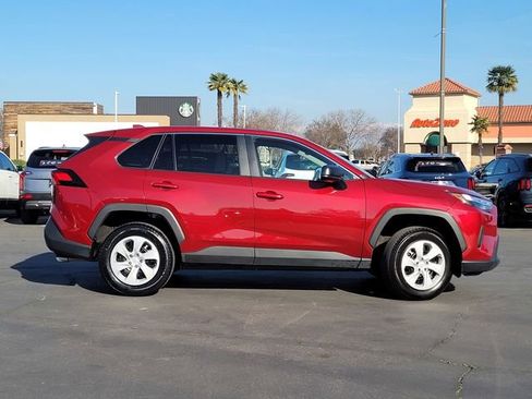 Used 2024 Toyota RAV4 LE image 4