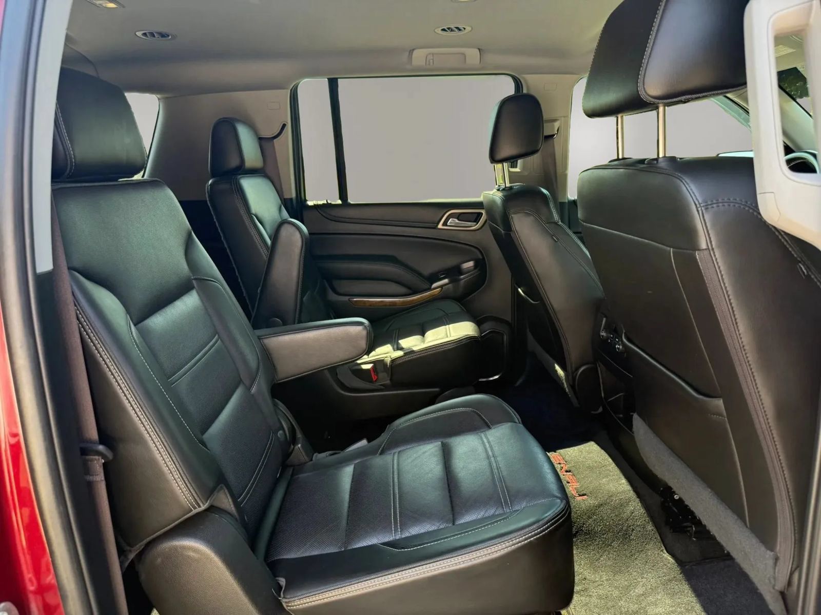 Used 2017 GMC Yukon XL Denali RWD image 20