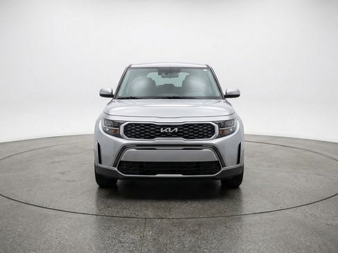 Used 2025 Kia Soul LX w/ LX Technology Package image 2
