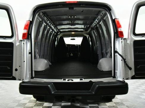 New 2025 Chevrolet Express 3500 Work Van w/ Driver Convenience Package image 24