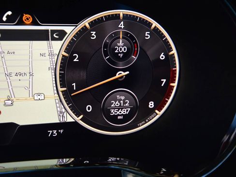 Used 2022 Bentley Flying Spur V8 image 44