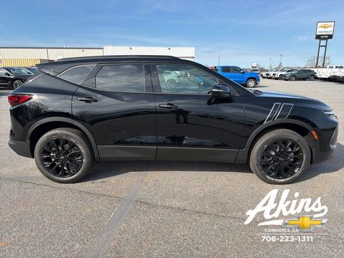 New 2026 Chevrolet Blazer LT w/ LPO, Black Sport Package image 4