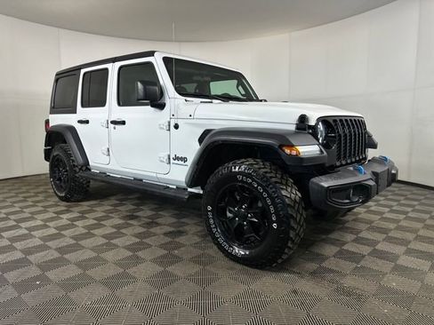 Used 2023 Jeep Wrangler Unlimited image 2