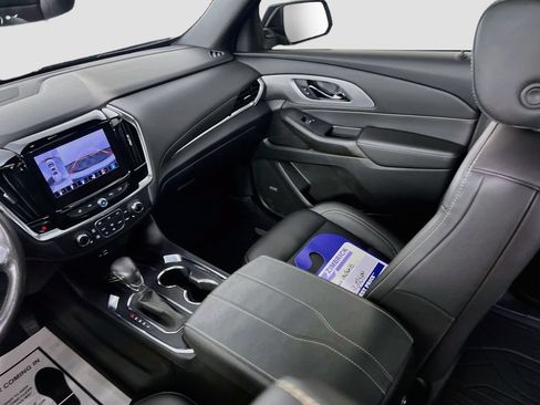 Certified 2022 Chevrolet Traverse LT w/ LT Premium Package AWD/4WD image 24