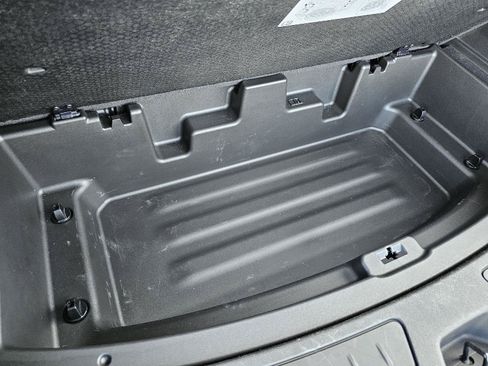 Used 2021 Buick Enclave Essence w/ Sound and Sites Package AWD/4WD image 32