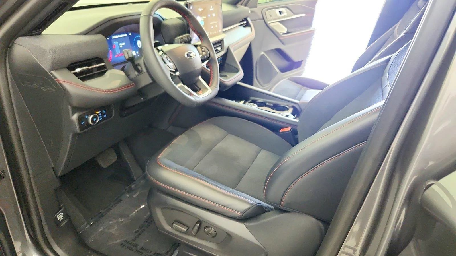 Used 2025 Ford Explorer ST w/ Sun And Sound Package RWD image 14