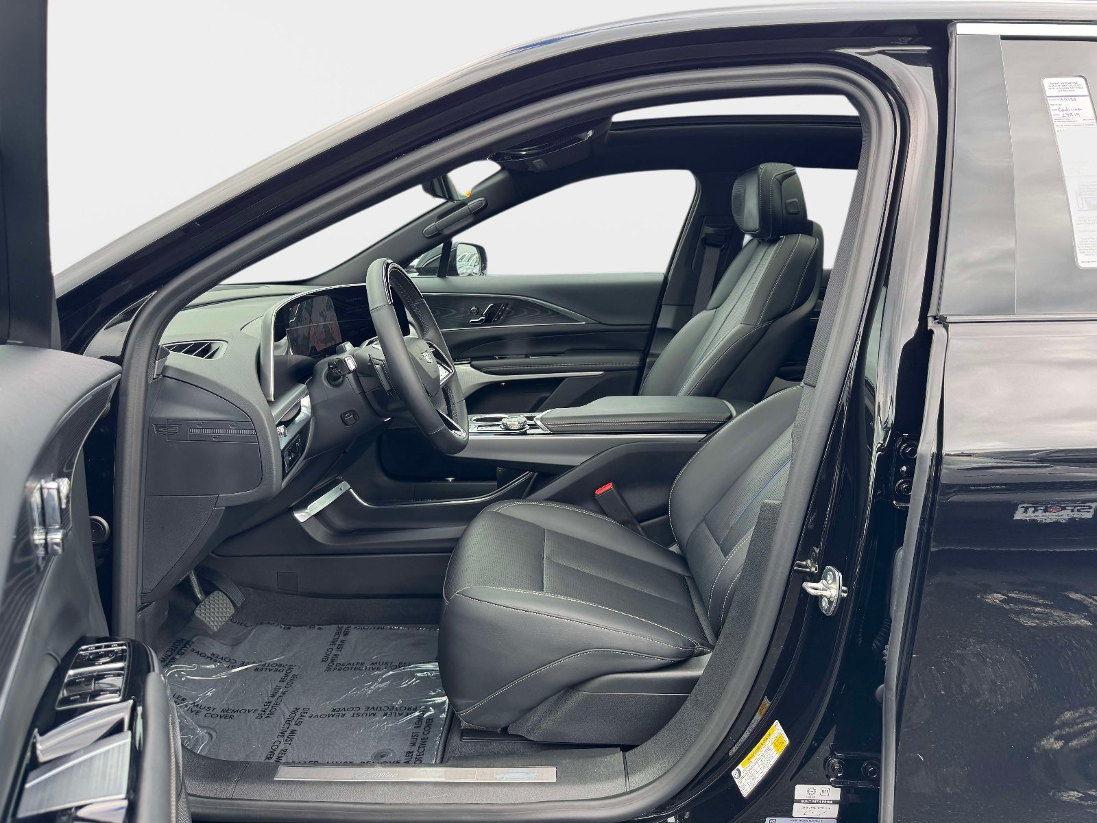 Certified 2024 Cadillac Lyriq Luxury w/ LPO, Floor Liner Package AWD/4WD image 21