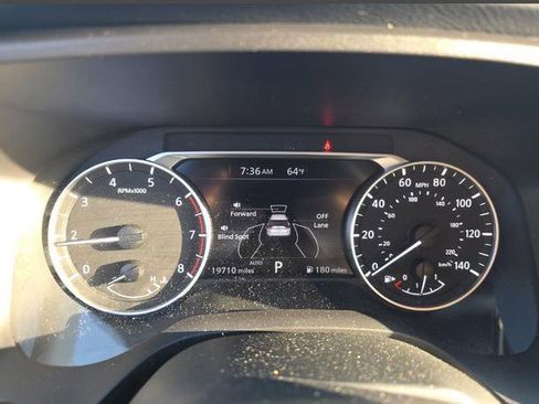 Used 2025 Nissan Rogue SV image 6