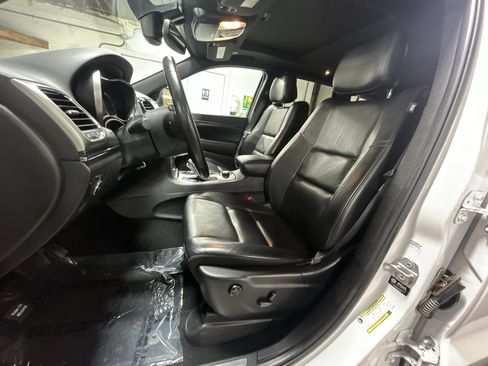 Used 2021 Jeep Grand Cherokee Limited AWD/4WD image 21