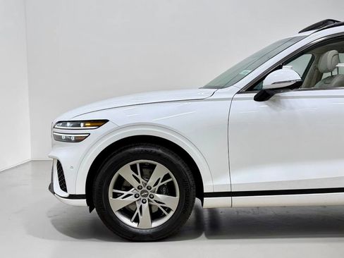 Used 2023 Genesis GV70 3.5T Sport w/ Sport Advanced Package AWD/4WD image 15