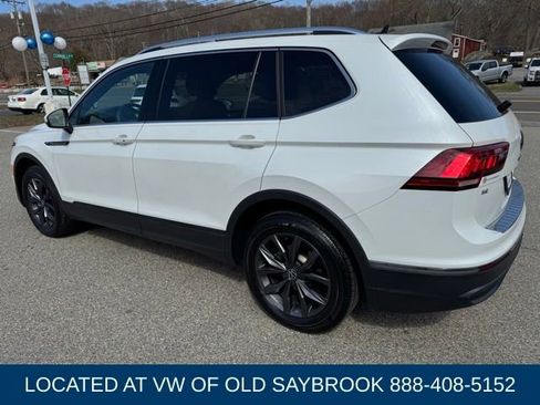 Used 2023 Volkswagen Tiguan SE w/ Panoramic Sunroof Package image 7