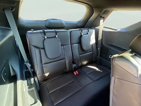 Certified 2025 Ford Explorer Platinum AWD/4WD image 20