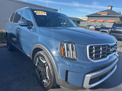 Used 2024 Kia Telluride S w/ S Sunroof Package