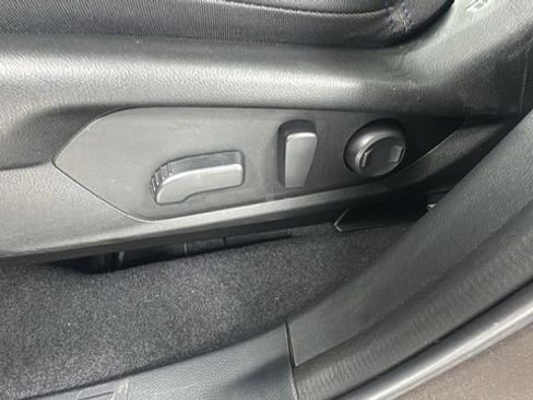 Used 2025 Subaru Forester Premium image 11