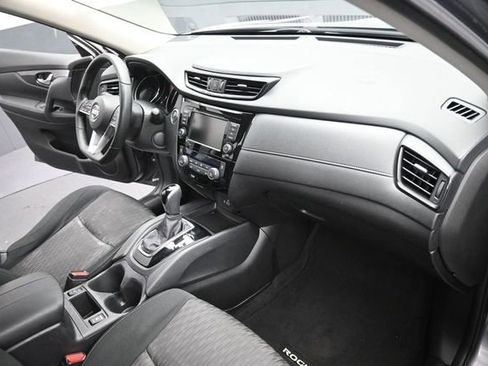 Used 2020 Nissan Rogue SV FWD image 26