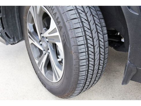 Used 2025 Subaru Crosstrek 2.0i Premium image 32