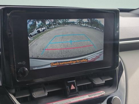 Certified 2023 Toyota Corolla Cross LE FWD image 16