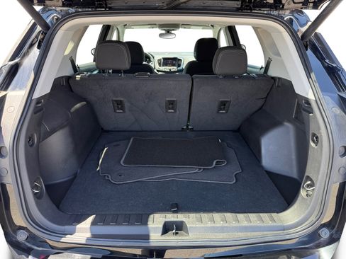 Used 2022 GMC Terrain SLE w/ Driver Convenience Package FWD image 17