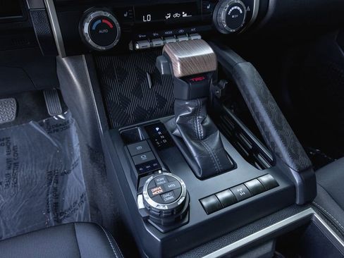 Certified 2024 Toyota Tacoma TRD Off-Road image 15