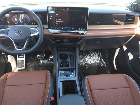 New 2026 Volkswagen Tiguan SEL R-Line image 19