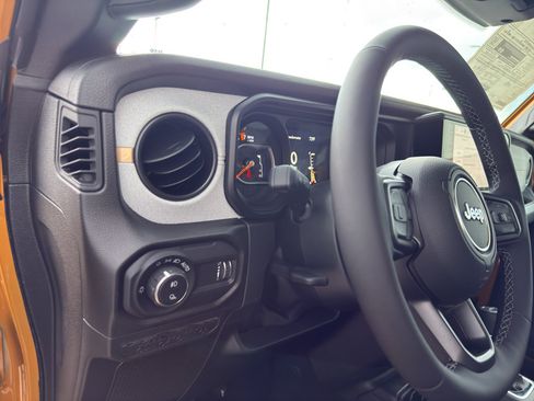 New 2026 Jeep Gladiator Sport AWD/4WD image 14