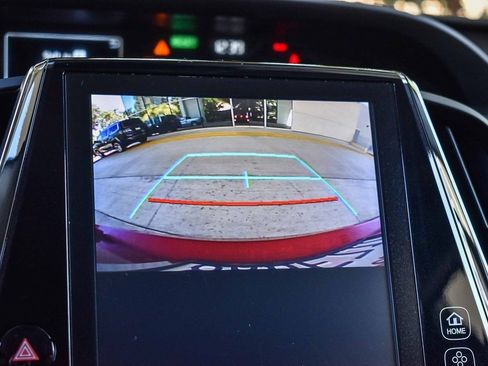 Used 2017 Toyota Prius Prime Premium image 20