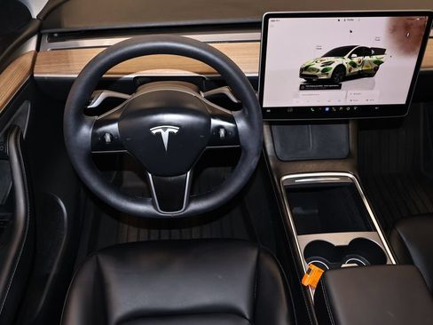 Used 2025 Tesla Model Y Long Range AWD/4WD image 20