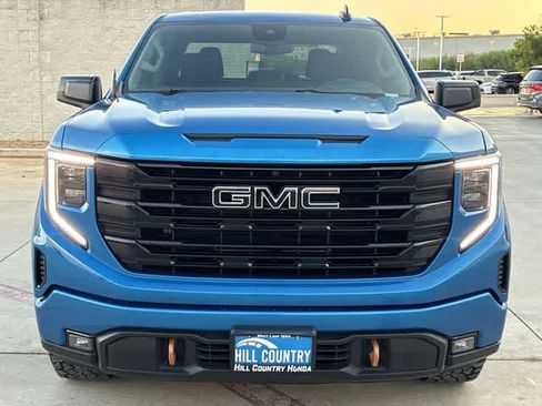 Used 2022 GMC Sierra 1500 Elevation w/ LPO, Elevation Black Package RWD image 9
