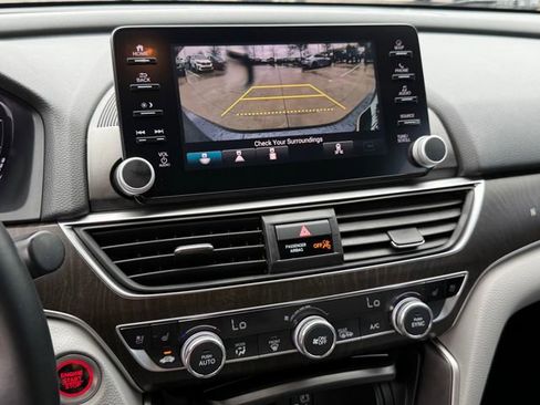 Used 2018 Honda Accord Touring image 20