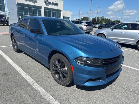 Used 2023 Dodge Charger SXT w/ Blacktop Package AWD/4WD image 2