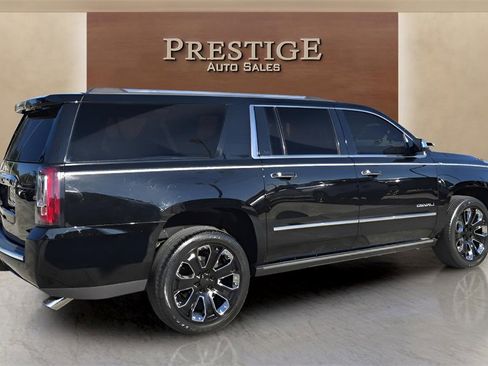 Used 2019 GMC Yukon XL Denali w/ Denali Ultimate Package image 12
