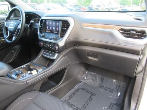 Used 2023 GMC Acadia SLE w/ Driver Convenience Package AWD/4WD image 11