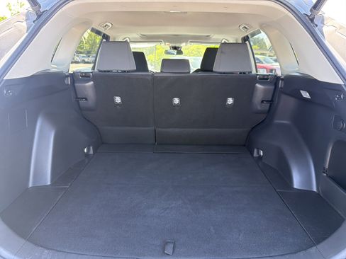 Certified 2021 Toyota RAV4 XLE w/ Convenience Package FWD image 29