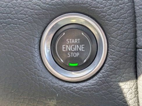 Used 2024 GMC Yukon XL Denali image 26