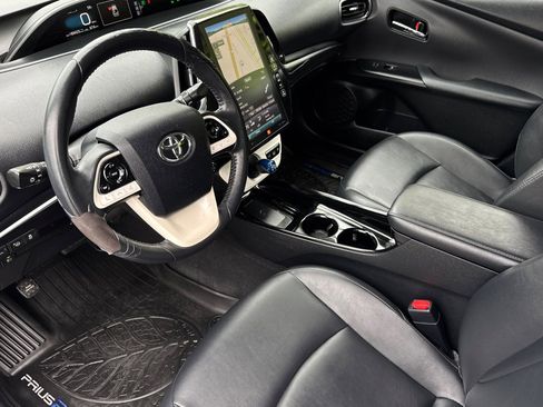 Used 2017 Toyota Prius Prime Advanced FWD image 12
