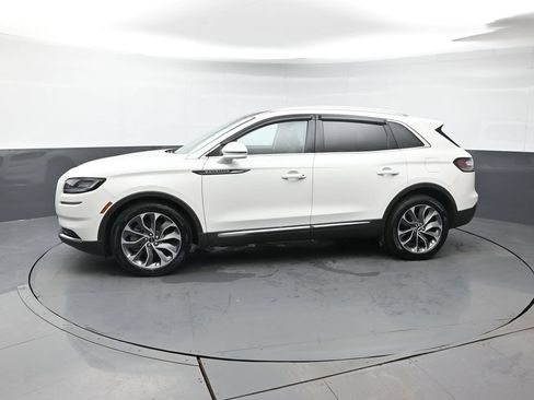 Used 2022 Lincoln Nautilus Reserve w/ Cargo Utility Package AWD/4WD image 2
