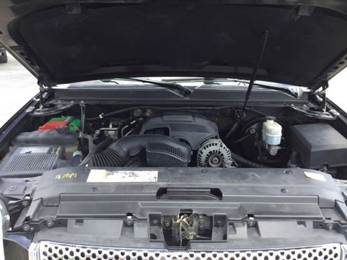 Used 2010 GMC Yukon XL Denali AWD/4WD image 22