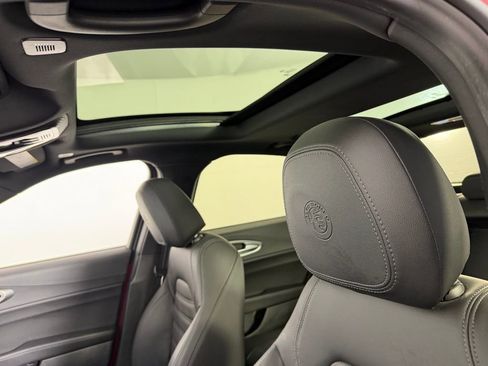 Used 2024 Alfa Romeo Giulia Veloce image 24