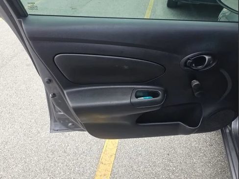 Used 2019 Nissan Versa S FWD image 10