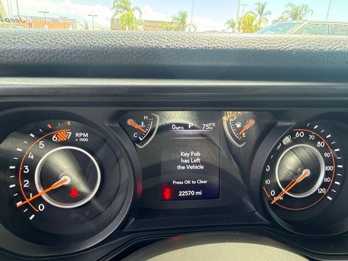 Used 2025 Jeep Wrangler Unlimited Sport AWD/4WD image 19