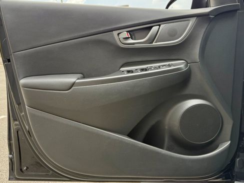 Used 2021 Hyundai Kona Limited FWD image 20