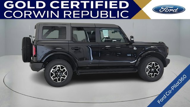 Used 2025 Ford Bronco Outer Banks AWD/4WD image 10