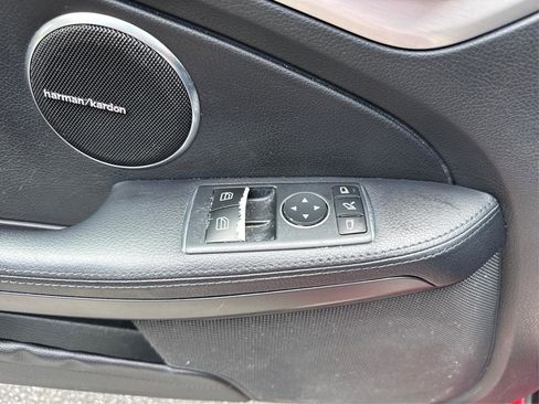 Used 2013 Mercedes-Benz SLK 250 image 52