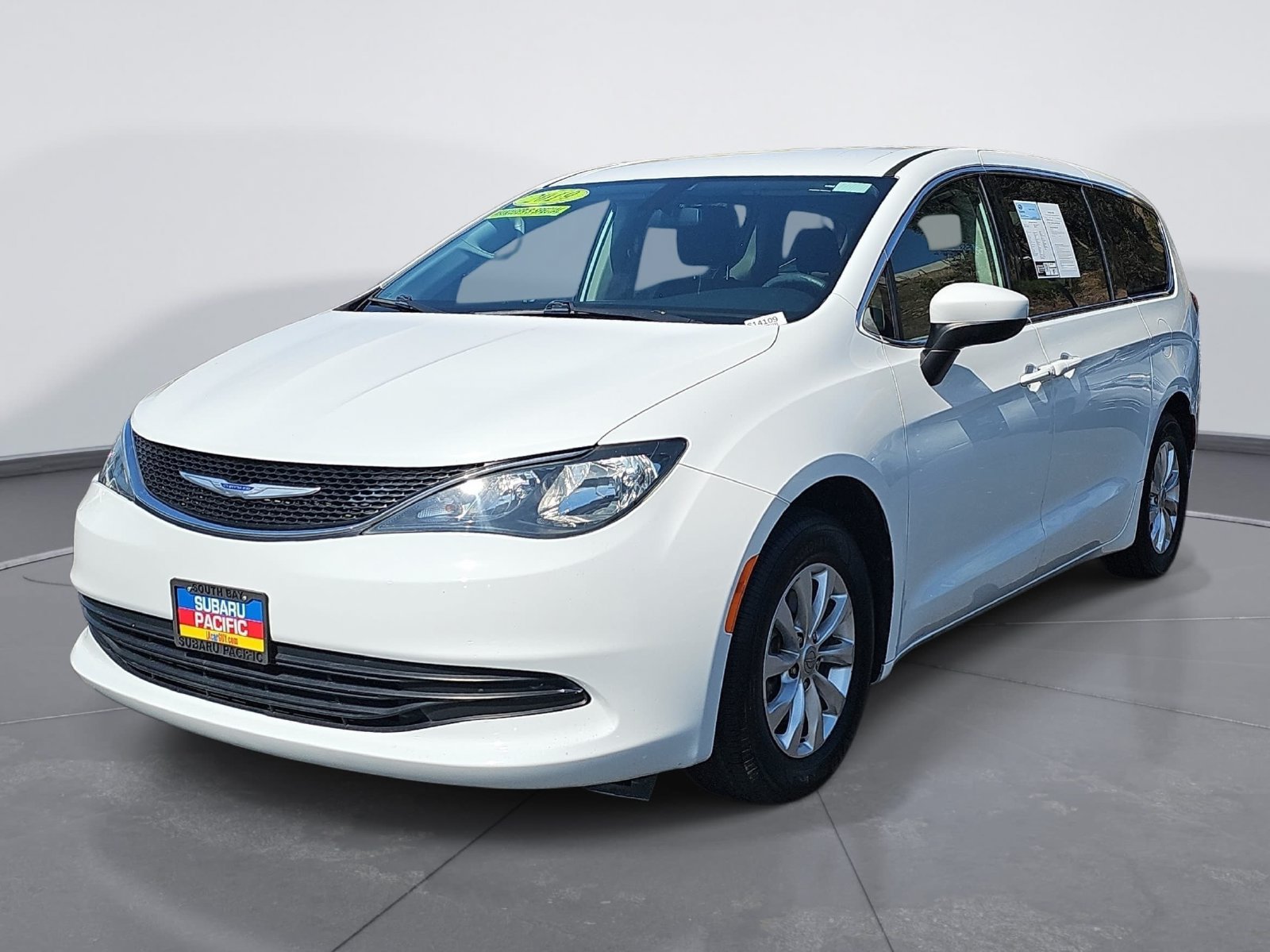 Used 2019 Chrysler Pacifica LX w/ Tire & Wheel Group FWD image 7