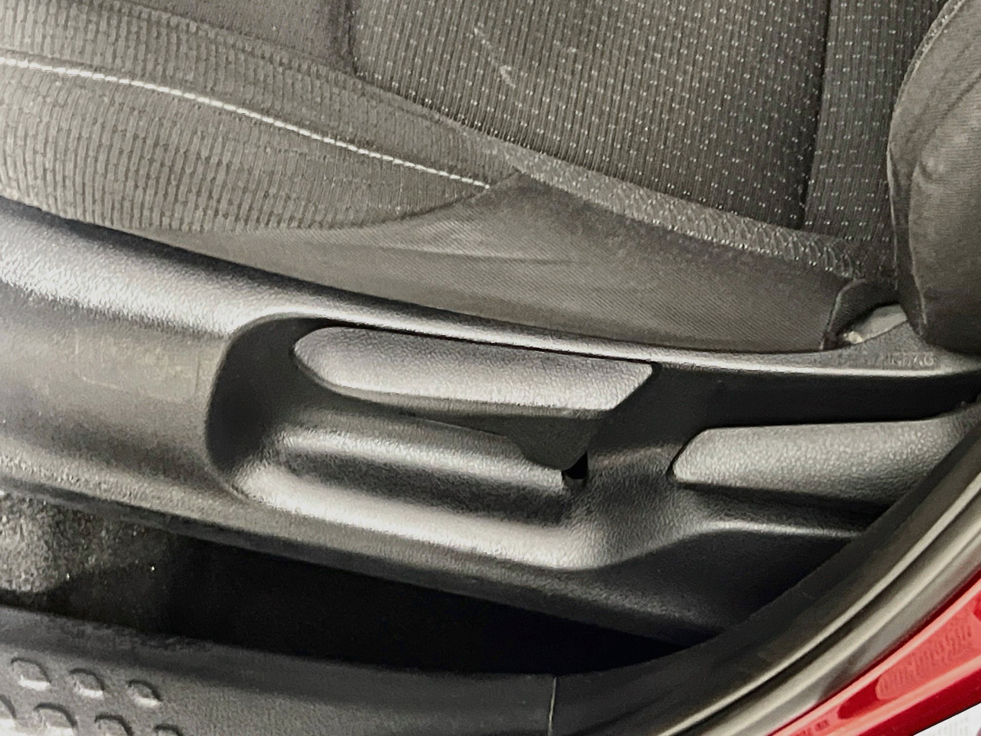 Used 2019 Toyota C-HR LE FWD image 16