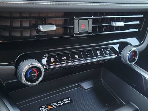 Certified 2025 Chevrolet Tahoe Premier RWD image 27
